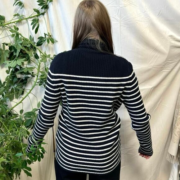 Vince 100% Cashmere Navy Blue &White Striped Turtleneck Sweater, Size Medium - Picture 3 of 5